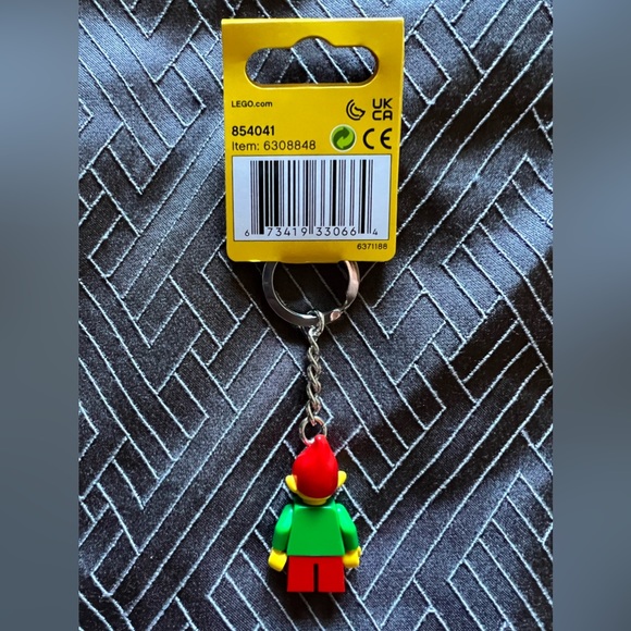 LEGO Elf minifigure keychain - Picture 2 of 3